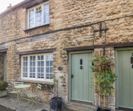 6 George Yard, BURFORD