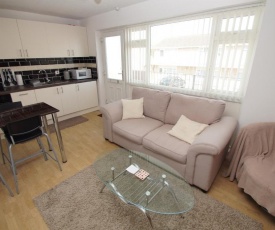 2 Bed Apartment w/private access to 7 miles of sandy beach - Sleeps 4