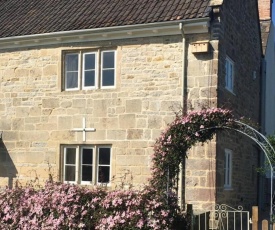 16 Century Farmhouse Cottage, foothills of iconic Glastonbury Tor.