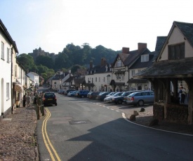 1A High Street Dunster