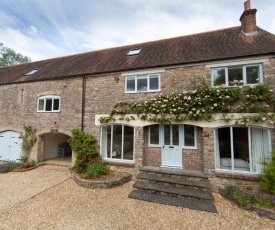 St Edmunds Court - 4 Bed plus sofa bed