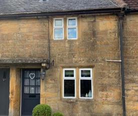 Cottage in the heart of Montacute