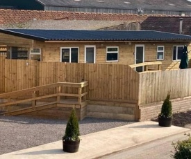 Featheredge Corner Lodge