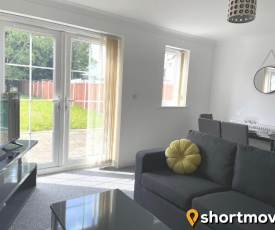 SHORTMOVE - Contractors, 3 bed, Kitchen, Wifi, Garden