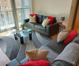 City 2 Bed, 2 Bath, Free Parking & WiFi