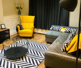 MODERN LUSH SHEFFIELD APARTMENT, SHEFFIELD UNI, NETFLIX, Nearby Paid Parking