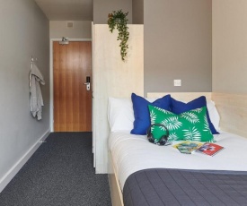 Zeni Apartments, 5 Bed Apartment in Sheffield