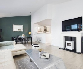 Penthouse Apartment, Sheffield City with Parking