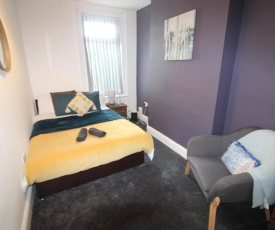 Brand new en-suite rooms near Queens hospital