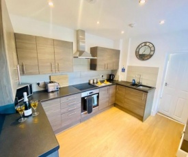 Cannock House ~ 4 Bedrooms all with ensuite.