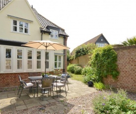 Cozy holiday home in Aldeburgh with garden