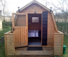 Rum Bridge 'Hazels' Pet Friendly Glamping Pod