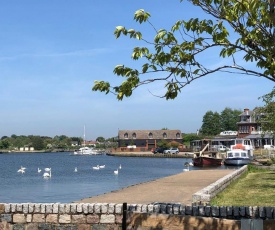 Swan View, Oulton Broad