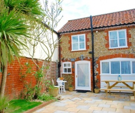 Romantic Flint Cottage on the Suffolk Coast