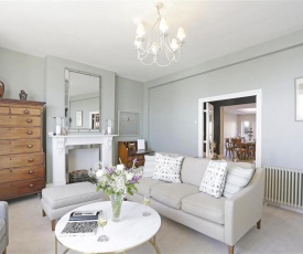 Southwold Villa Sleeps 14 with WiFi