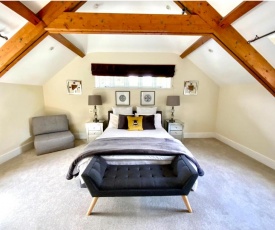 Private Room - The Beam Suite - Burway House on The River Thames