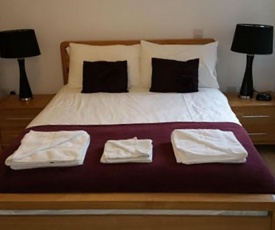 Luxury Holiday Rental - Oxford Apartment Cental - Jericho Riverfront