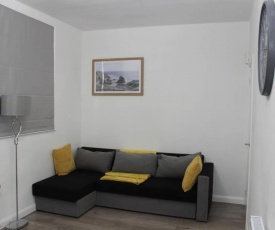 Newly Refurbished 3 Bed 2.5 Bath House in Staines