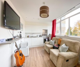 Wonderfully Presented One Bedroom Epsom Apartment