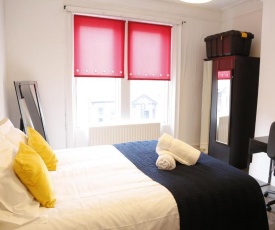 CITY CENTRE APARTMENT CLOSE To THE CITY & ST JAMES PARK, AMENITIES AND TRAVEL