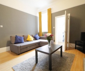 MODERN CITY STAY CLOSE To ROKER BEACH, AMENITIES AND TRAVEL LINKS ALL AROUND