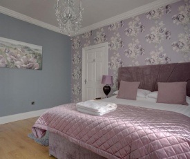 Sunderland Self Catering 2 - Violet Cottage Free Parking