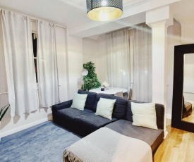 3 Bed City Centre Serviced Apartment - Sleeps 7