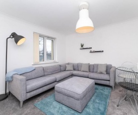 Dwell Living - New 5 Bed, Sleep 12, Parking, Close to City Centre