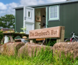 Romantic Shepherds Hut, Kenilworth