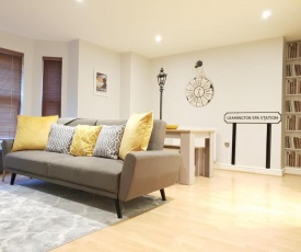 Modern Leamington City Centre Apartment