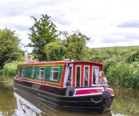 5 Berth Narrowboat Hire