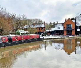 Smoke (Rowington Narrowboats)