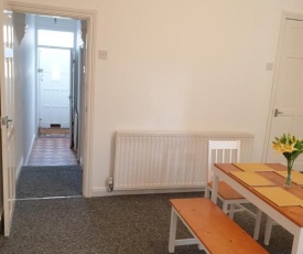 Budget Stay near Haglay Road, 10 minutes to City Centre