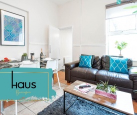 HAUS 4 Bedroom Townhouse with Garden & Parking