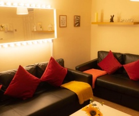 Modern and Cosy Apartment with free car park and free WiFi !!!