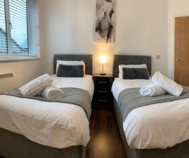 Zen Mint Birmingham City Centre Apartment with Kitchen and Secure Parking Perfect for 2-4 Contractors and Family Accepting Long Term Bookings Low Rates