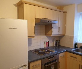 2 bed apartment B70 off M6 with free parking