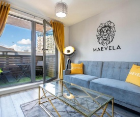 MAEVELA Apartments - Cube View City Centre Apartment - With Balcony View of The Cube - PS4 & Smart TV's