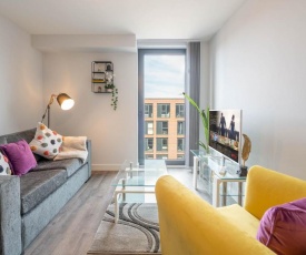 NEW BUILD - 2 Bed Cosy Modern Apartment - Juliet Balcony - ROOF TOP TERRACE - Digbeth, Birmingham City Centre - FREE NETFLIX & SMART TV