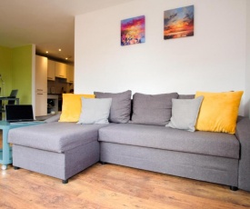 Onyx ICC/Arena/Fiveways Central Apartment