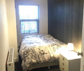 Private double room near City centre, Coventry