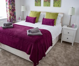 Solihull Stay - 2 bedrooms, up to 4 guests ideal for Solihull, NEC, JLR, HS2