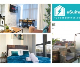 Tudors eSuites 3 Bedroom Penthouse Duplex 7 Beds, Parking & Balcony