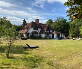 Chichester Retreat with Large Private Mature Garden