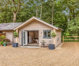 Pass the Keys Delightful 1 bed lodge in South Downs village