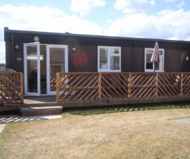 41B Medmerry Park 2 Bedroom Chalet - No Wifi & No Manual Workers Allowed