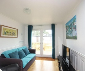 7C Medmerry Park 2 Bedroom Chalet - No Manual Workers Allowed