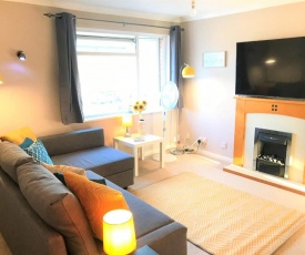 Toronto Apartment in Seaside Town with Parking