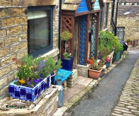 Room in Holiday house - Village Life Holmfirth