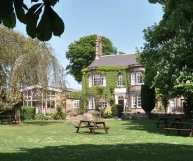 Kings Croft Hotel